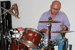 leo-alvarez-on-drums